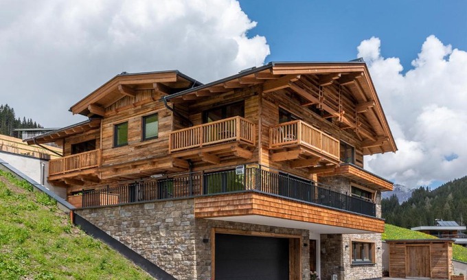 Juns Apartment | TUX MOUNTAIN Apart