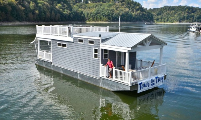 Somerset Boat Rental | TV Blue Tiny Houseboat@Lake Cumberland Marina
