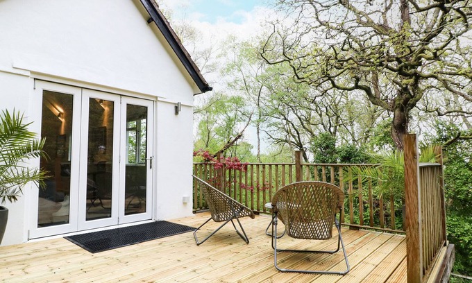 Hele Cottage | TWIGS, country holiday cottage, with a garden in Woody Bay