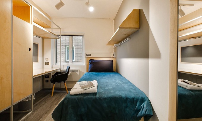 Harrow Hotel | Twin Ensuite (Self-catering) at Harrow Hall University of Westminster London
