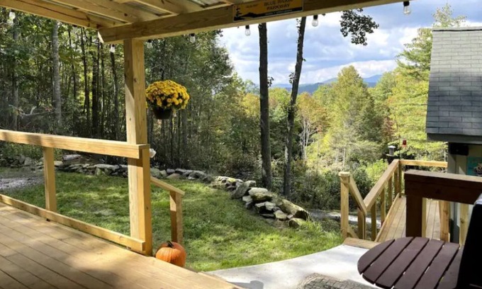 Altamont Cabin | Twin Oaks at Linville, Private, Newly remodeled!