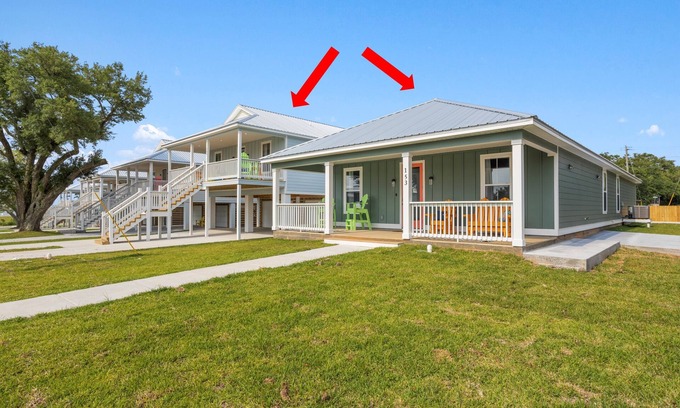 Gulfport House | Two Amazing Modern & Spacious Beach Retreats, 9 Bedroom, 6 bathrooms