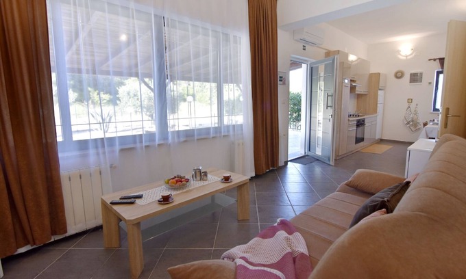 Crveni Vrh Apartment | Two bedroom apartment with terrace Grupija, Umag (A-23568-a)
