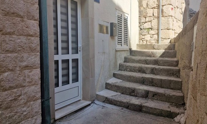 Drasnice Apartment | Two bedroom apartment near beach Drašnice, Makarska (A-23854-a)