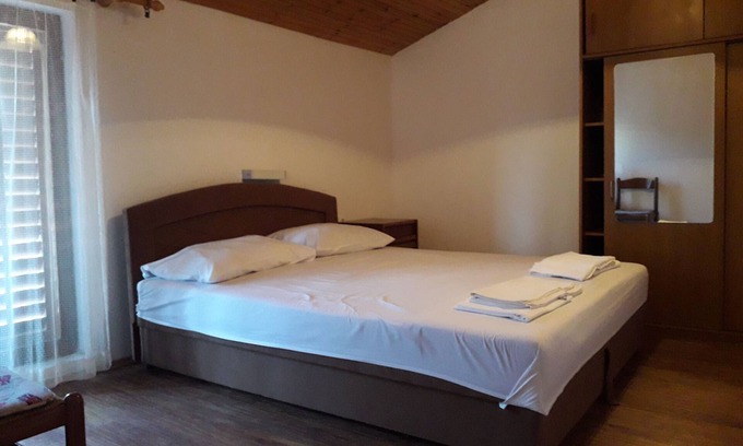 Suha Punta Apartment | Two bedroom apartment with terrace and sea view Suha Punta, Rab (A-5050-d)