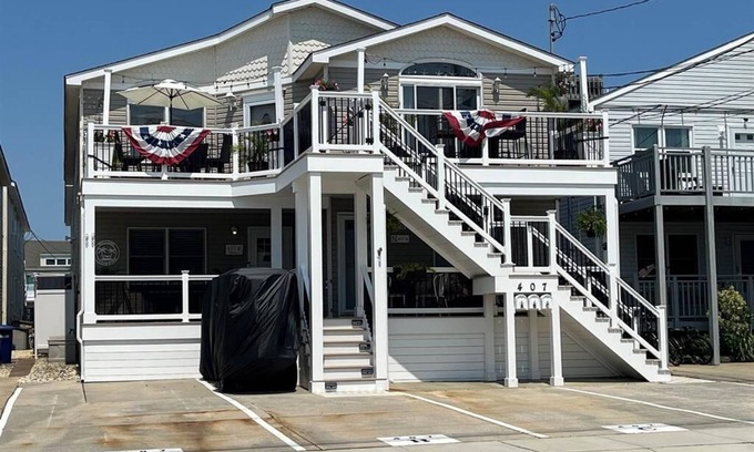 Wildwood Condo | Two Bedroom Bayside Retreat sleeps 8 in Wildwood!