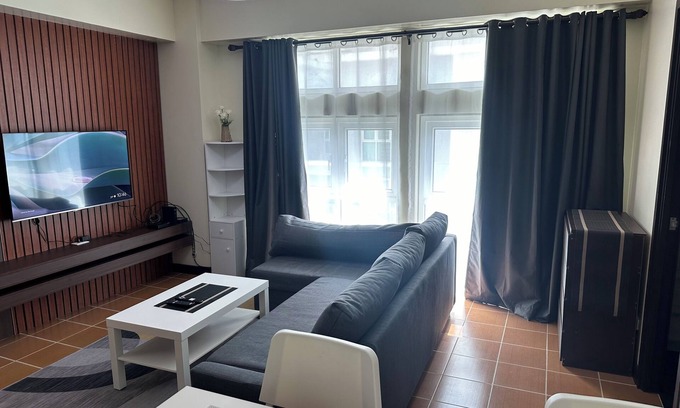 Bangkal Condo | Two Bedroom Condo in Makati- Good for 6!