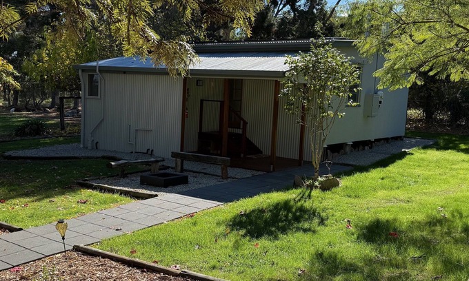 Wyberba Ski Chalet | Two bedroom Cottage max. 4 guests