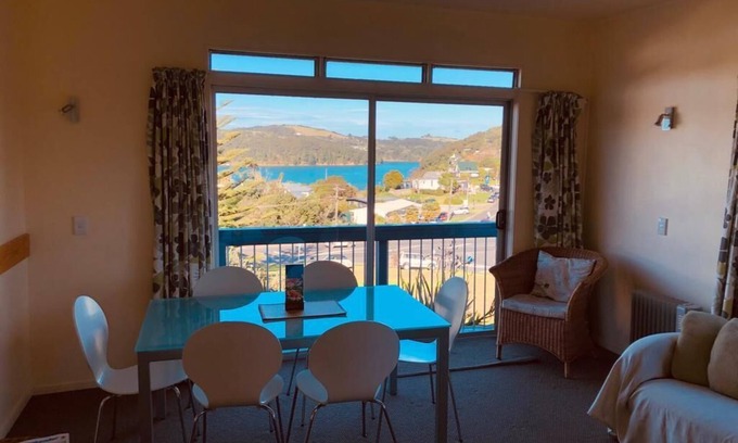 Ostend Apartment | Two Bedroom Family Unit, with Sea View and 5 beds