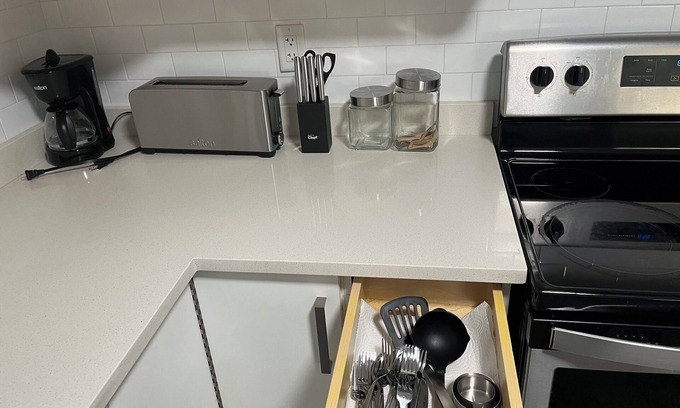 South Clearbrook House | Two Bedroom, Separate Entrance, Free Parking Accommodation