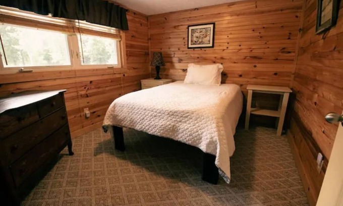 Abingdon Cabin | Two BR Cabin next to Creeper Trail