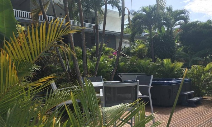 Sainte-Anne Cottage | TWO GITES 3 * RECENTS /JACUZZI WOOD JOLAN STE ANNE 3 STARS