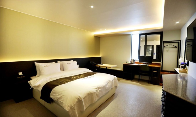 Sincheondong Hotel | Two Heart Hotel