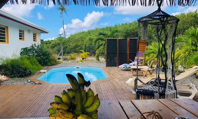 Grand-Bourg Bed & Breakfast | Two independent air-conditioned guest rooms Relaxation area with Jacuzzi and swimming pool