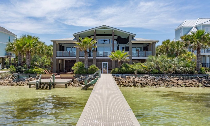 Villa Primera House | Two kitchens, 2 living areas, 5 beds, 4 baths & game room! Soundfront pool