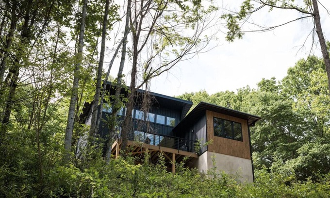 Asheville Cabin | Two Modern Tiny Homes 4 miles to DT w/Hot Tub