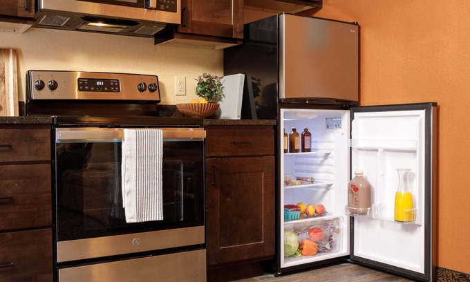 Rothschild House | Two Queen Fireplace Suite With Kitchen, Access to Pool, Hot Tub, and Gym