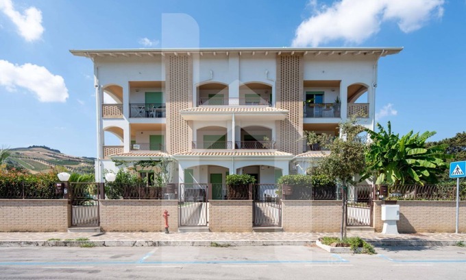 Pineto Apartment | Two-room apartment at ground floor with small garden