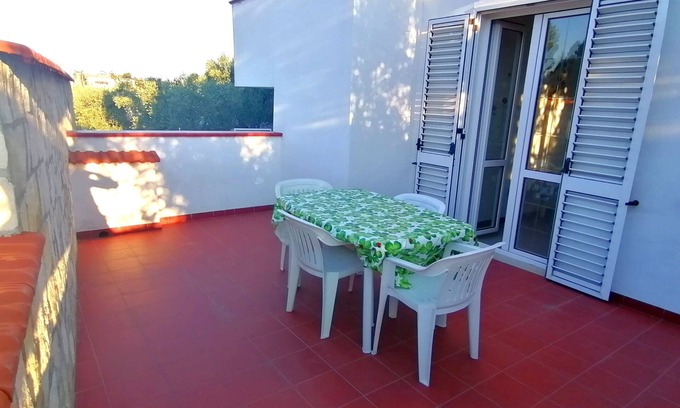 Defensola Villa | Two-room apartment sleeps 4. Ground floor