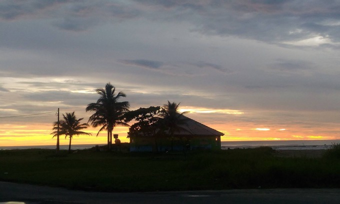 Itanhaem House | Two-Storey Foot in the Sand - 6 Bedrooms