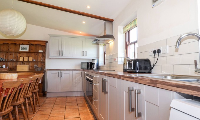 Newport Cottage | Ty Gwartheg