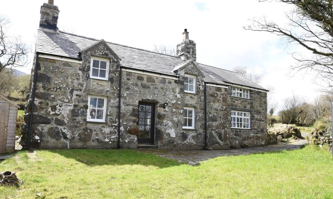 Caernarfon Cottage | Ty-Gwyn Cottage - Retreat Group