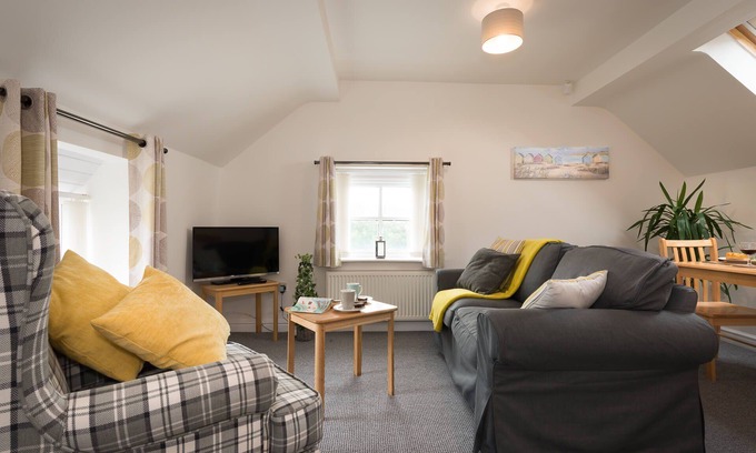 Ty Croes Cottage | Ty Mabon: 1‑Bed First-Floor Apartment in Aberffraw | Managed by Anglesey Holiday Lettings