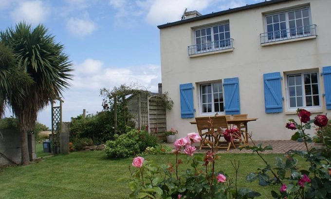 Saint-Pol-de-Leon House | Ty Saoson" holiday home with water views