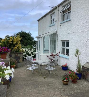 Felinwynt House | Tyisha