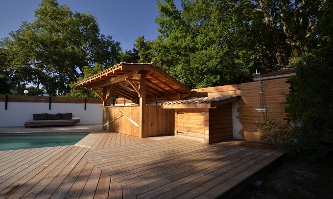 Ares Villa | Typical house in the basin and its outbuilding, on the edge of a cycle path