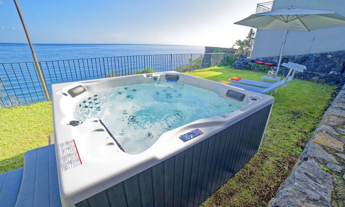 Archi Villa | Typical house on the sea, unforgettable views, panoramic Jacuzzi, access to the sea