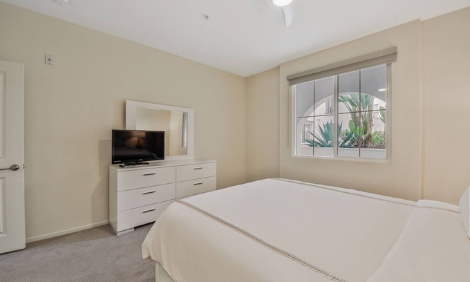 Carmel Valley Apartment | UC San diego 1 BR | sun deck | gym