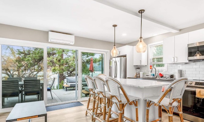 Central Okanagan Cabin | Ultimate Escape Lakeview Cabin #14