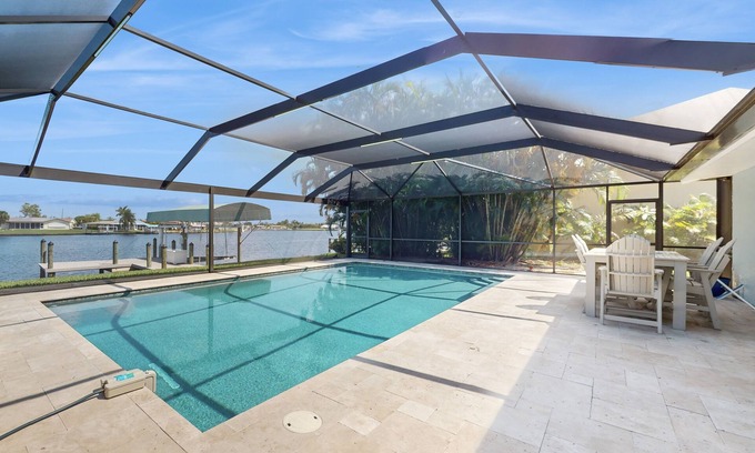 Port Charlotte House | Ultimate Waterfront Getaway with 2 Private Docks, Pool, Free Waterpark Tickets