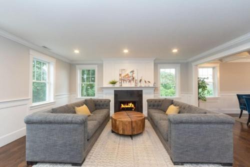 Waltham House | Ultra-Luxurious Home near Boston (Pet-Friendly)