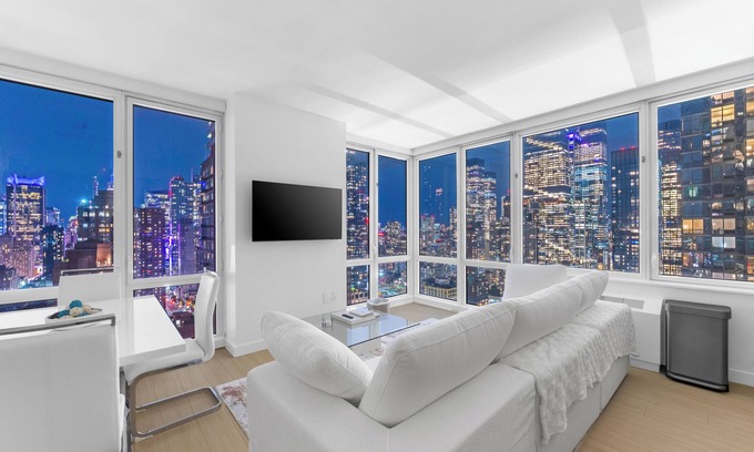 Hell's Kitchen Apartment | Ultra Luxury 1-bedroom with Breathtaking Views