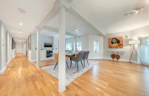 Queen's Gate House | ULTRA MASSIVE House in HYDE PARK