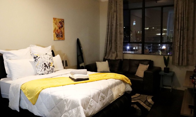 Downtown Johannesburg Apartment | Ultra Modern Apartment Coming With Unlimited 5G WIFI And DSTV.