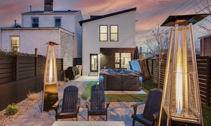 Phoenix Hill House | Ultra Modern in NuLu, Hot Tub, Fire Pit, King Bed