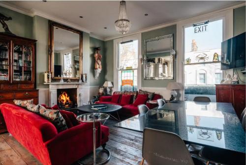 Newington Apartment | Ultrachic Georgian Townhouse In Central London