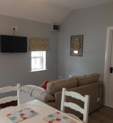 Newry Ski Chalet | 'Uncle Owenie's Cottage'