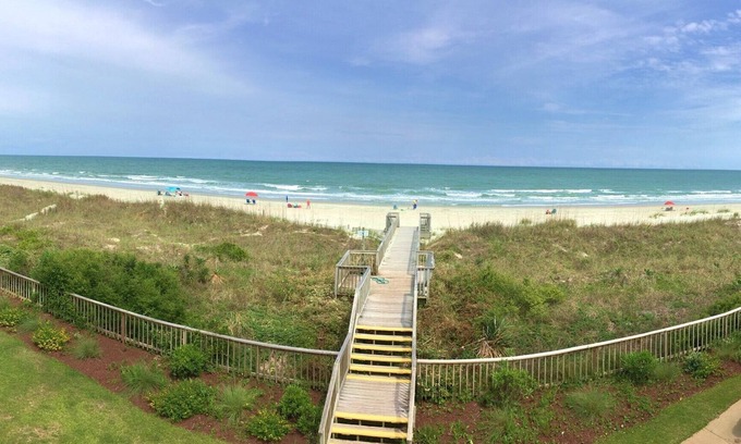 Murrells Inlet Condo | Uncrowded Beachfront Getaway with an Ocean view