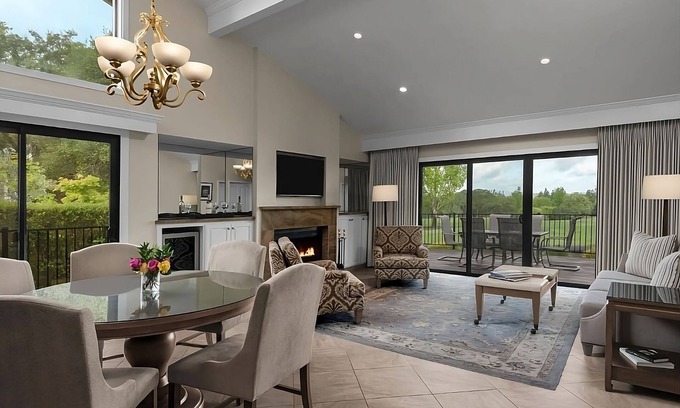 Napa Hotel | Unforgettable Napa Vacation! 2 Spacious Suites w/Full Kitchen, Outdoor Pool!