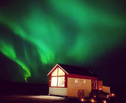Ytre Vinje Villa | Unique Barnhouse in Amazing Gimsøy in Lofoten