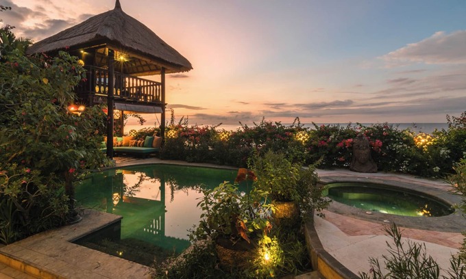 Temukus Villa | Unique & Beautiful Bohemian Style Beachfront Villa