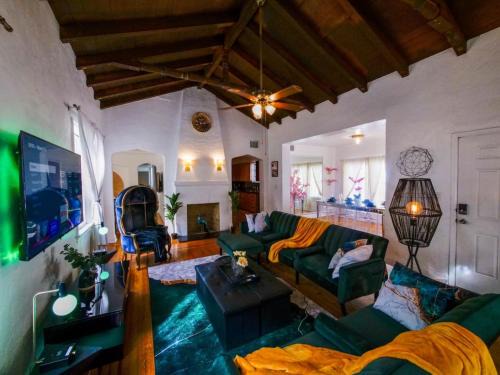 Midtown House | Unique Extravagant 4bed&4bath Miami home