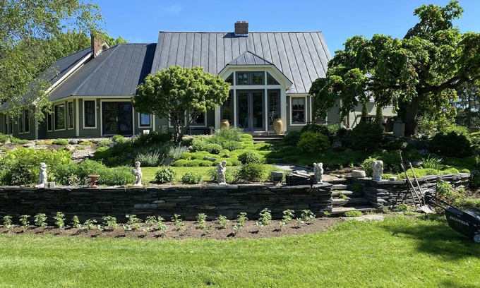 Essex Junction House | Unique home on 18 hole golf course near Burlington