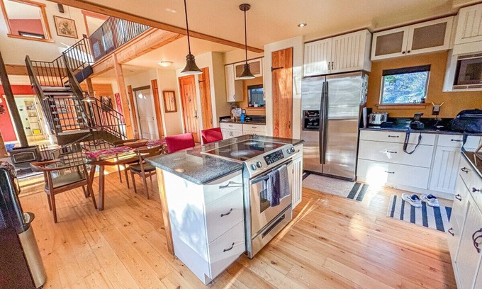 Okanagan-Similkameen Ski Chalet | Unique Riverside Chalet with 1 Acre of Forest