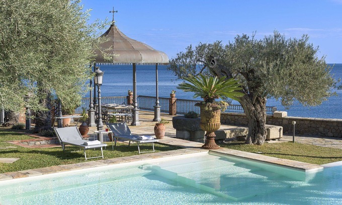 Letojanni Villa | Unique seafront villa with pool