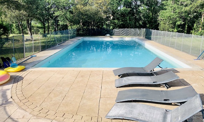 Bagnols-en-Foret Apartment | Unique Secluded 1-bedroom apartment w/pool